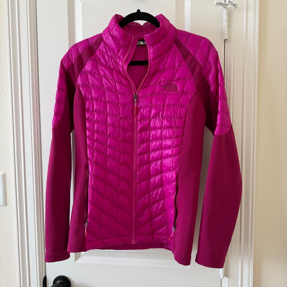 The North Face Momentum Thermoball Hybrid Jacket - Picture 2 of 6